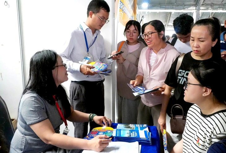 45 thí sinh đạt điểm xét tuyển 30/30 vào Đại học Y dược TP.HCM - Ảnh 1.