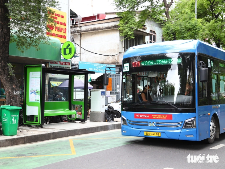  Quốc hội bàn chi hơn 288.000 tỉ làm vành đai 5; TP.HCM ban hành quy định quản lý xe buýt - Ảnh 2.