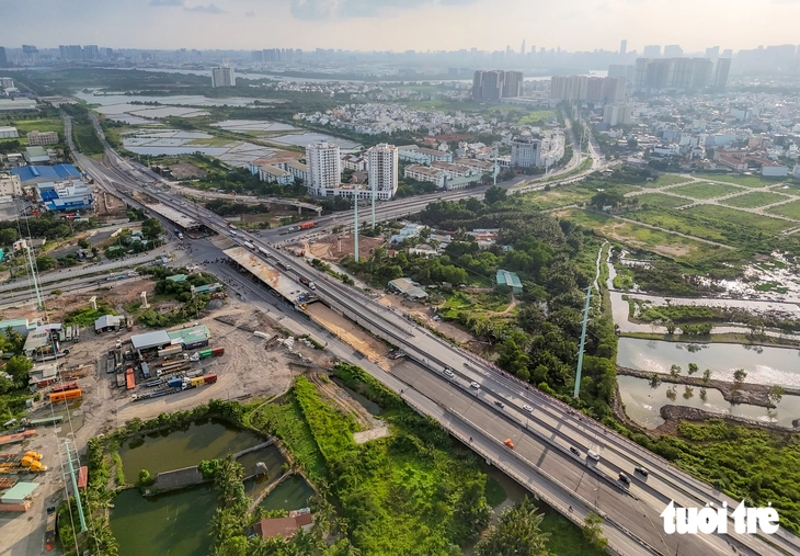 Sở Xây dựng TP.HCM đề xuất giữ cấp thành phố quản lý đường trong vành đai 2  - Ảnh 2.