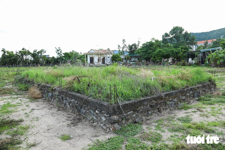Người dân ven biển Quảng Trị sống khổ vì gần 10 năm 'mắc kẹt' trong dự án 'treo' - Ảnh 2.