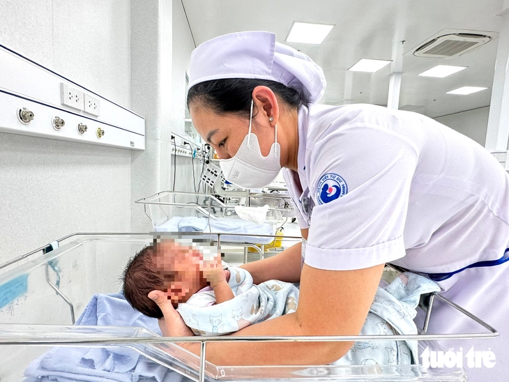 TP.HCM 'khát' điều dưỡng - Ảnh 2.