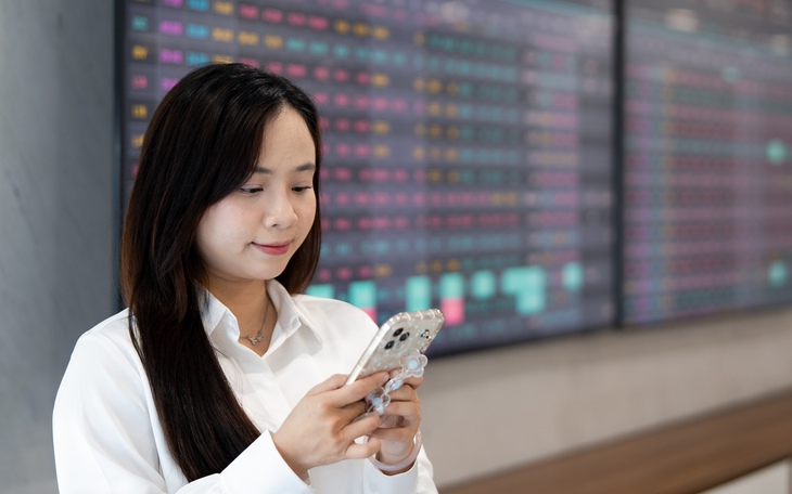 Chứng khoán 13-8: Xu hướng ngắn hạn tích cực hơn, dòng tiền vẫn là dấu hỏi - Ảnh 3.