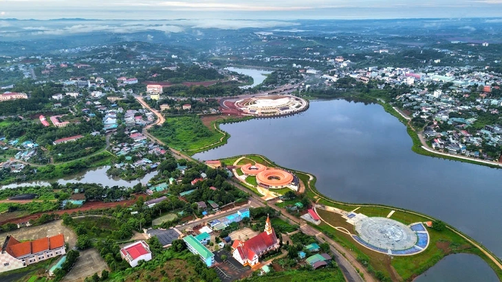 Vụ quảng trường 'chờ lún': bạn đọc đề nghị kiểm định độc lập - Ảnh 2.