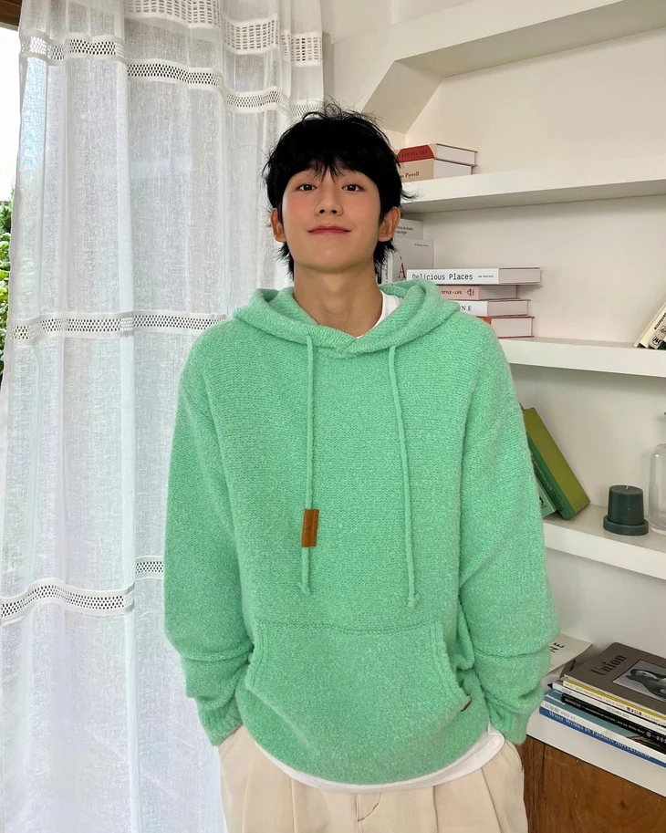Phong cách 'em trai quốc dân' Jung Hae In - Ảnh 5.