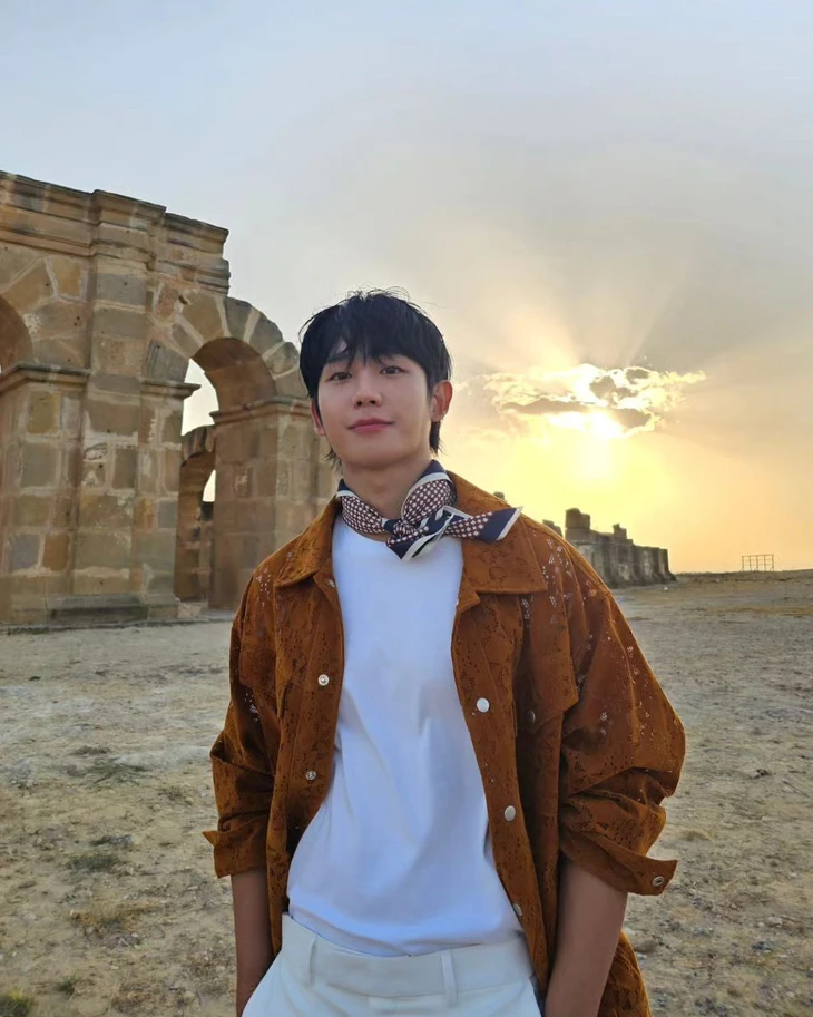 Phong cách 'em trai quốc dân' Jung Hae In - Ảnh 7.