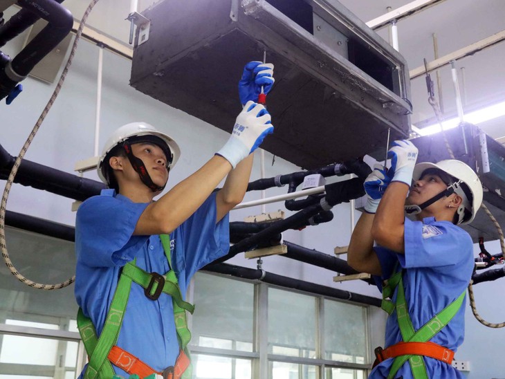 Doanh nghiệp vào trường nghề, cùng đào tạo nhân lực cho công nghệ mới - Ảnh 2.