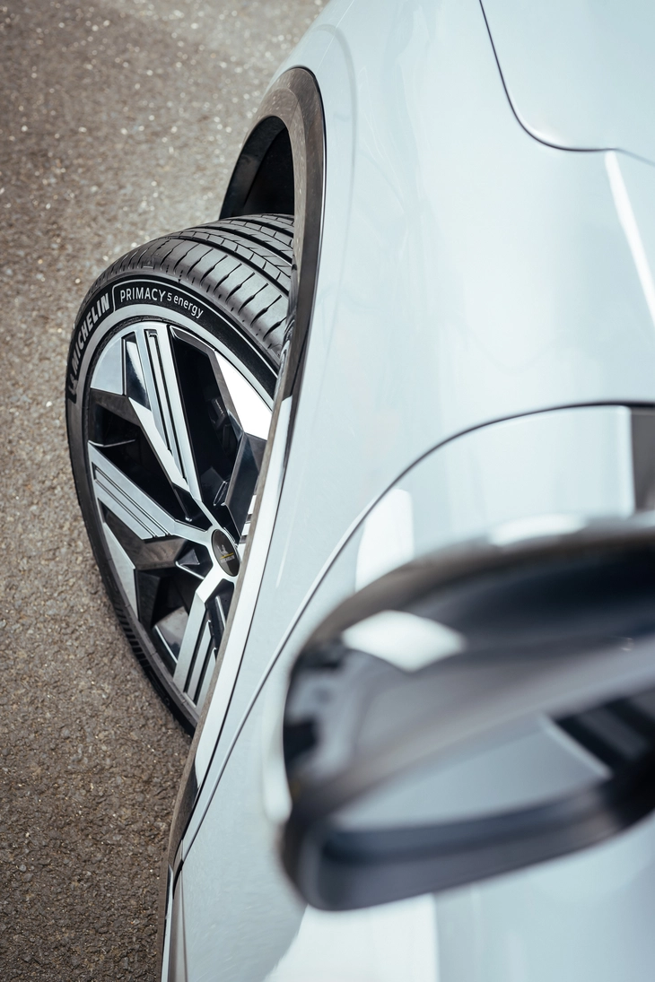 Michelin ra mắt 2 dòng lốp mới ở Việt Nam, tương thích từ xe VinFast đến Mercedes - Ảnh 3.