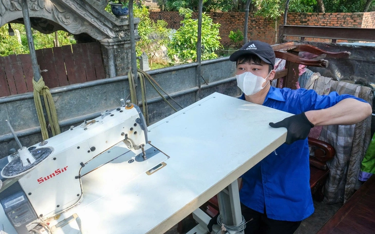 Dời trường làm sân bay Gia Bình, thầy cô 'đội nắng' chuyển lớp - Ảnh 11.