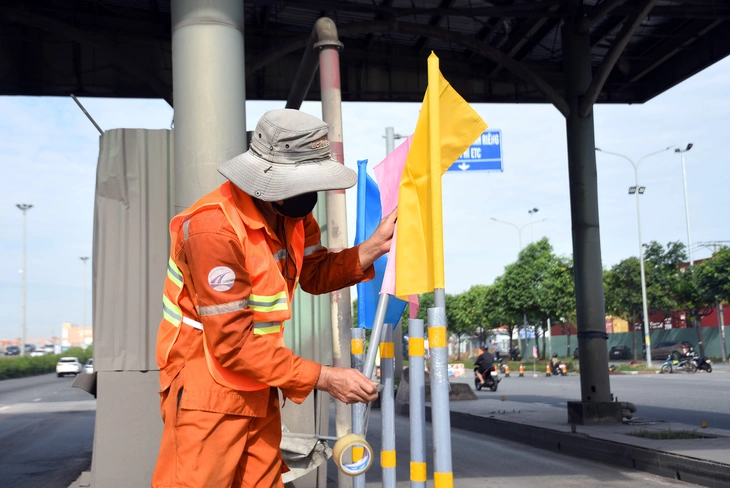 Bắt đầu tháo dỡ trạm thu phí cầu Đồng Nai, cửa ngõ phía Đông TP.HCM - Ảnh 3.