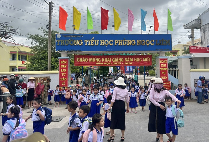 Cảnh báo lừa đảo xưng ‘cán bộ tư pháp phường’ yêu cầu phụ huynh hoàn thiện hồ sơ nhập học cho con - Ảnh 1.