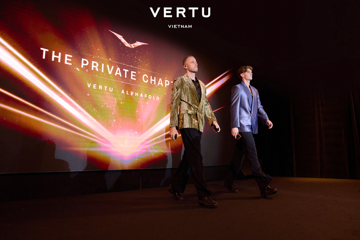 Vertu Alphafold: Smartphone gập tích hợp AI Agent chính thức ra mắt tại Việt Nam - Ảnh 1.