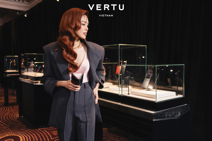 Vertu Alphafold: Smartphone gập tích hợp AI Agent chính thức ra mắt tại Việt Nam - Ảnh 3.