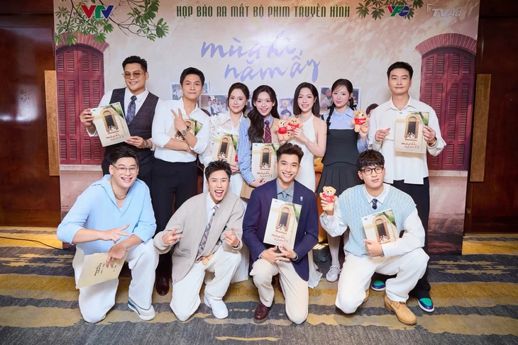 Tô Dũng, Minh Thu yêu nhau từ ngoài đời đến phim Mùa hè năm ấy - Ảnh 2.