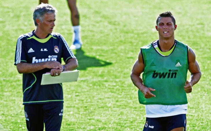 Nhẫn cưới của Ronaldo: Sao lại giản dị thế? - Ảnh 3.