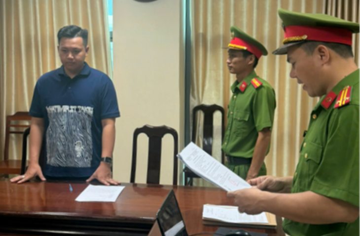 Khởi tố chủ cửa hàng bán 'đồ hiệu' có tiếng ở Cần Thơ - Ảnh 1.