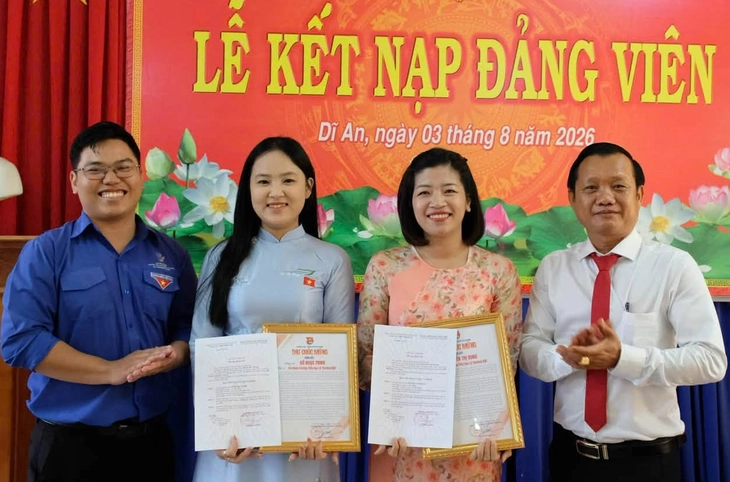 Những bước chân tình nguyện Kỳ nghỉ hồng vinh dự kết nạp Đảng - Ảnh 1.