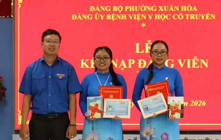 Những bước chân tình nguyện Kỳ nghỉ hồng vinh dự kết nạp Đảng - Ảnh 2.