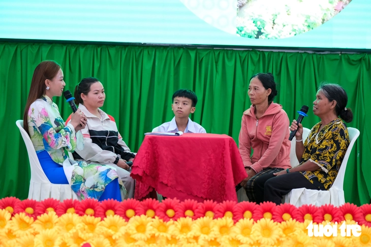Tuổi Trẻ và GREENFEEF trao vốn Tiếp sức nhà nông - Ảnh 3.
