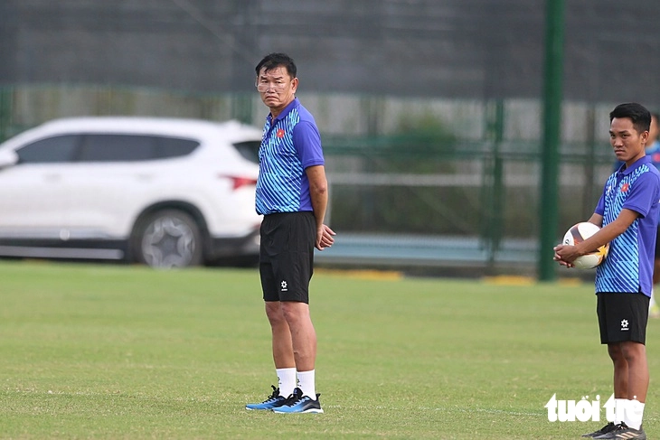'Áp lực như lúc Việt Nam bị loại từ vòng bảng AFF Cup 2012, ba vẫn không nản lòng' - Ảnh 2.