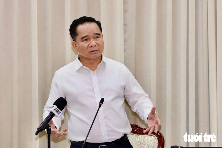 Chủ tịch TP.HCM Nguyễn Văn Được: Đầu tư công phải tăng tốc để dẫn dắt đầu tư tư - Ảnh 1.