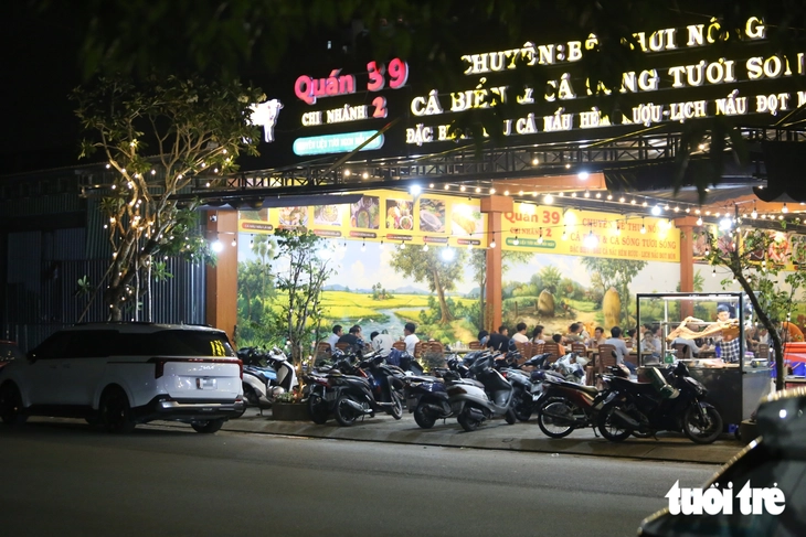 Phường Bình Trưng cho làm tạm sân thể thao lại phát sinh các quán nhậu gây ồn ào - Ảnh 5.