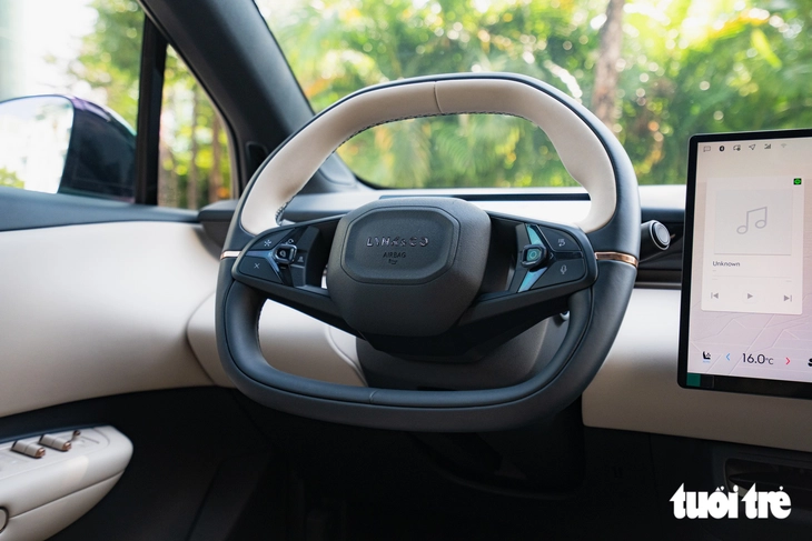 Xe điện Lynk & Co 02 ra mắt Việt Nam: Giá từ 818 triệu đồng, chạy 435km/sạc - Ảnh 8.