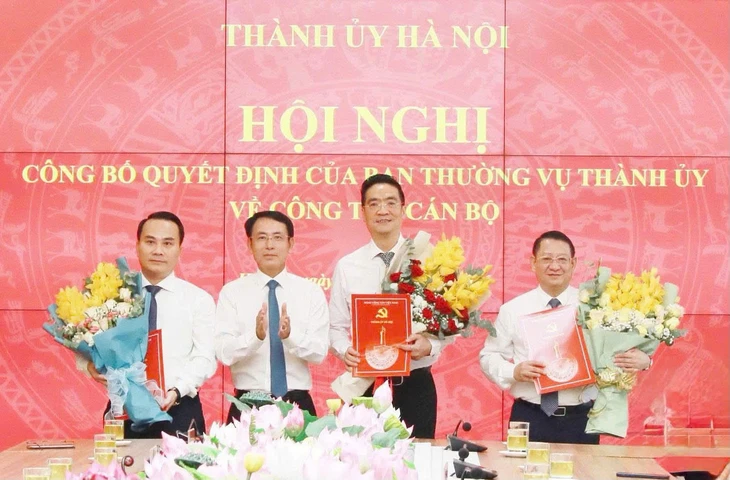 Bí thư phường Từ Liêm Nguyễn Quang Hiếu làm Giám đốc Sở Nội vụ Hà Nội  - Ảnh 1.