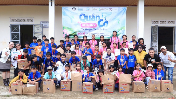 FIDE và Liên đoàn Cờ vua Việt Nam tổ chức chương trình đầy ý nghĩa - Ảnh 2.