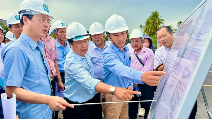 Khán đài đua ghe ngo ở Vĩnh Long dự kiến hoàn thành trong tháng 8 - Ảnh 1.