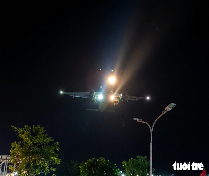 Hậu trường hai lần dừng cất, hạ cánh drone xâm nhập sân bay Tân Sơn Nhất - Ảnh 1.