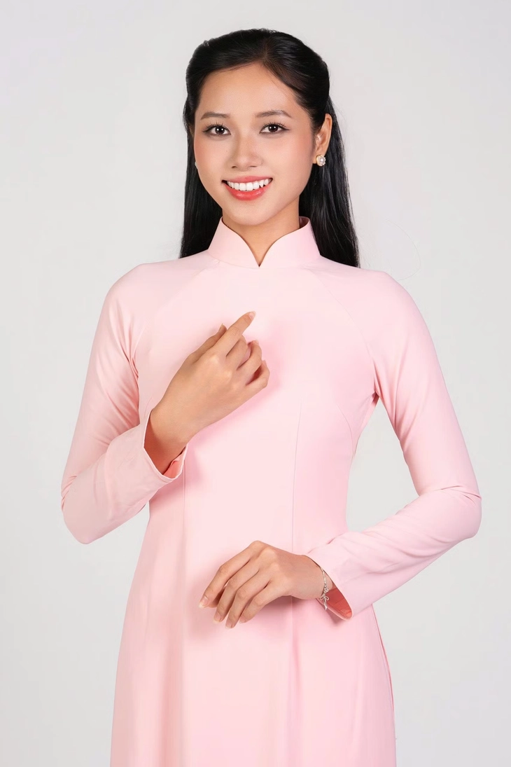  Từ hoa khôi giảng đường đến người đẹp nói 6 ngoại ngữ - Ảnh 3.
