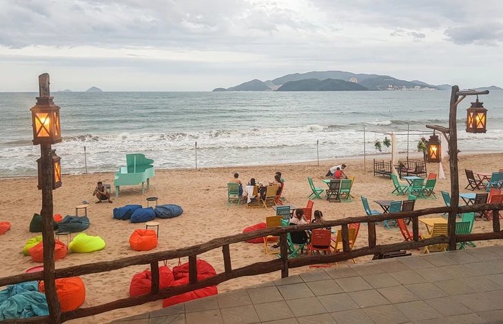 Vì sao Nha Trang chấm dứt hoạt động kinh doanh, vui chơi, giải trí sau 18h - Ảnh 1.