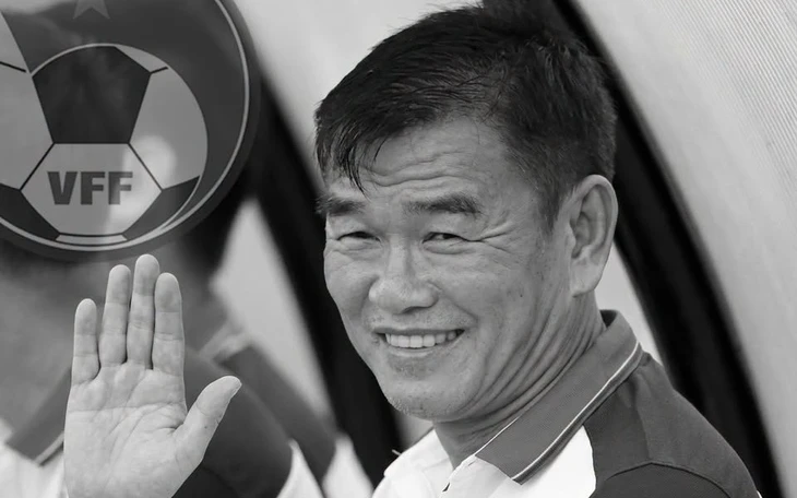 Con HLV Phan Thanh Hùng: 'Áp lực như lúc Việt Nam bị loại từ vòng bảng AFF Cup 2012, ba vẫn không nản lòng' - Ảnh 1.