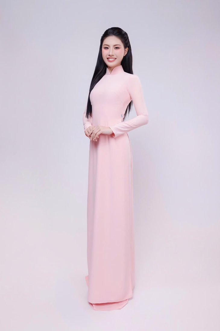  Từ hoa khôi giảng đường đến người đẹp nói 6 ngoại ngữ - Ảnh 6.