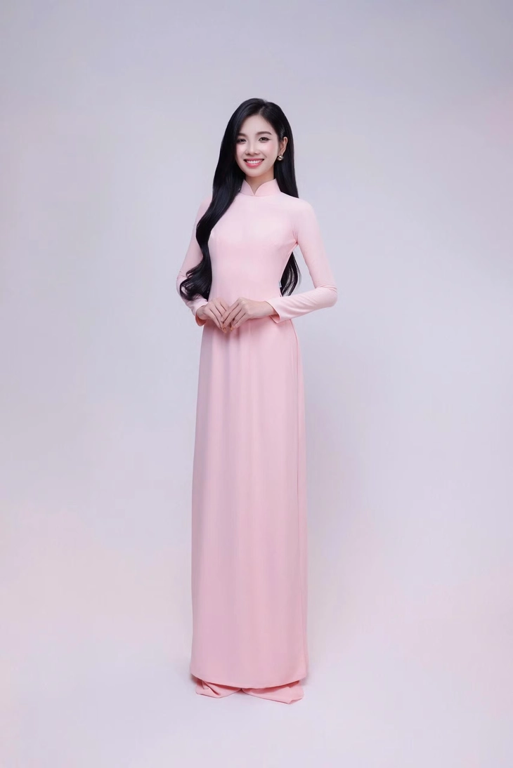  Từ hoa khôi giảng đường đến người đẹp nói 6 ngoại ngữ - Ảnh 7.