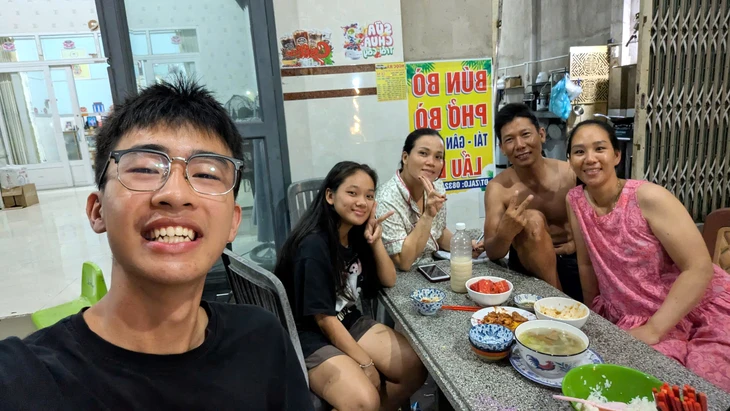 18 tuổi đạp xe xuyên Việt 14 ngày qua 1.870km để thử thách giới hạn bản thân - Ảnh 5.