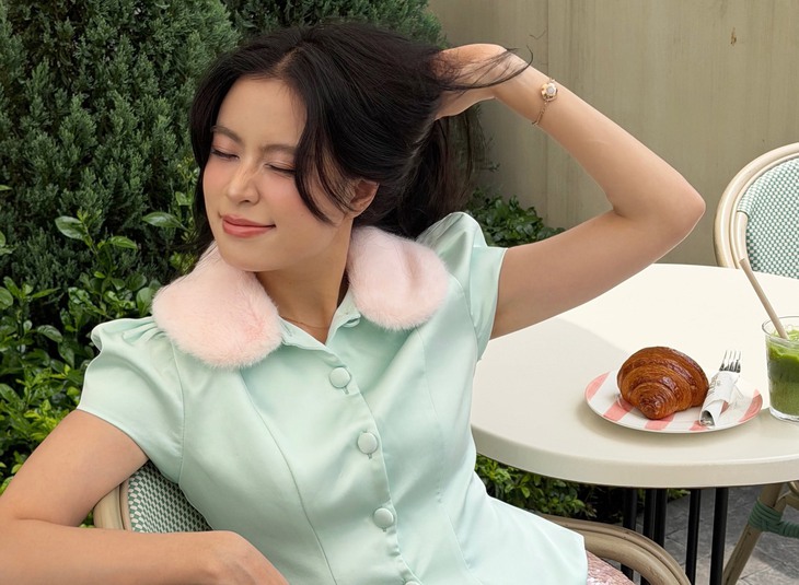 Nhan sắc U40 và cuộc sống 'biết đủ' của Hoàng Thùy Linh  - Ảnh 1.