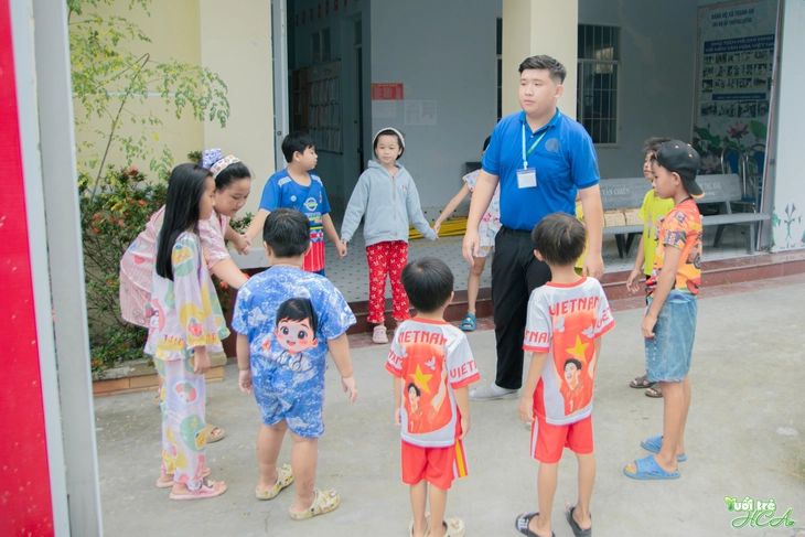 In dấu chân tình nguyện tại ấp Thiềng Liềng trong nhịp sống trẻ 2026 - Ảnh 2.