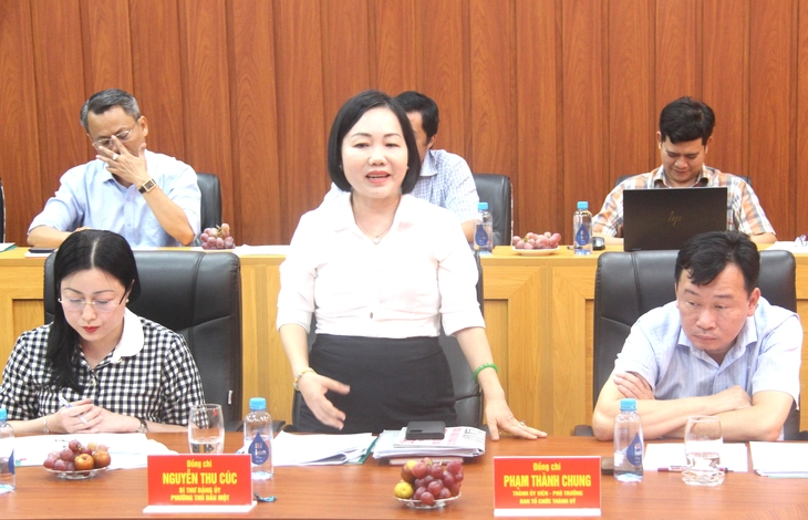 Phó bí thư Thành ủy TP.HCM khảo sát tại BIDV Bình Dương và phường Thủ Dầu Một - Ảnh 3.