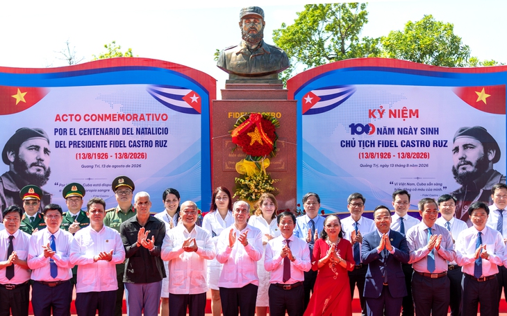 Người trẻ Việt dùng AI kể lại chuyến đi Quảng Trị của Fidel Castro - Ảnh 5.