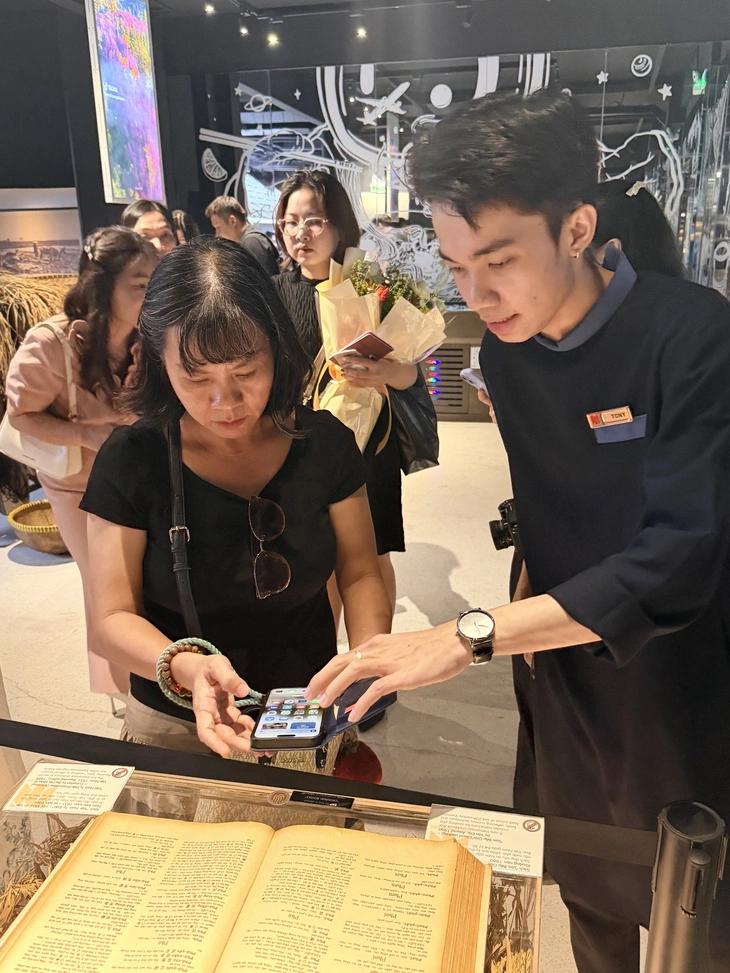 ‘Hộ chiếu di sản’ kết nối 3 bảo tàng ở TP.HCM bằng một cú chạm - Ảnh 4.