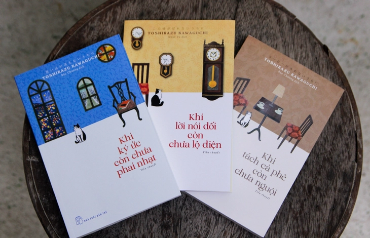 Vì sao tiểu thuyết chữa lành hay lấy bối cảnh quán cà phê? - Ảnh 1.