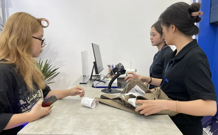 Nâng ngưỡng doanh thu lên 10 tỉ đồng: Hộ kinh doanh bớt lo, thu chưa chắc giảm - Ảnh 2.