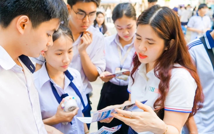 Điểm chuẩn hệ dân sự trường quân đội 2026: Y khoa Học viện Quân y lấy 27,43 điểm - Ảnh 3.