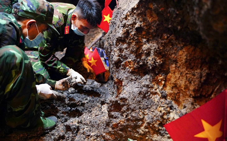 Ngoài liệt sĩ Nguyễn Văn Vượng, 4 lọ thủy tinh di vật còn lại chứa tên 'Duy', 'Tấn' - Ảnh 5.