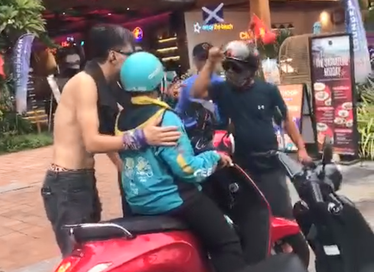 Người đánh tài xế xe công nghệ: Xin lỗi, hứa sửa tính và sẽ không tái phạm - Ảnh 1.