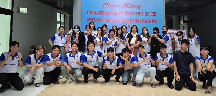 Trường đại học thống kê 14 chiêu lừa phổ biến để cảnh báo cho sinh viên - Ảnh 1.