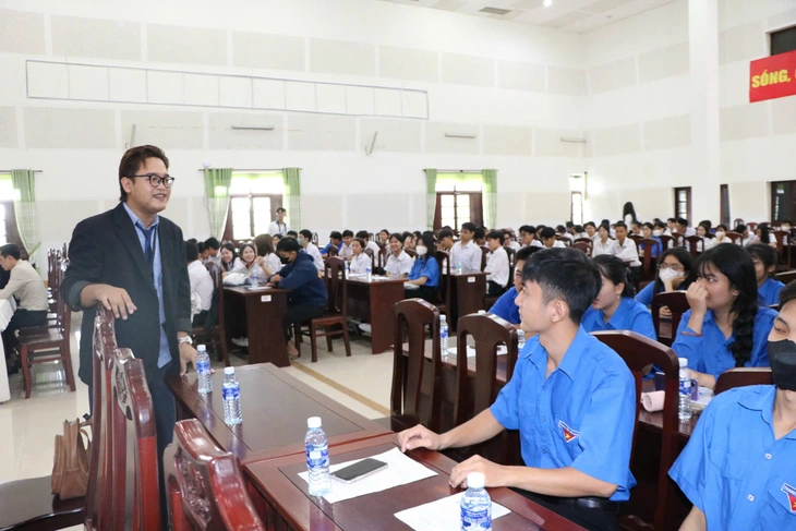 Đoàn trường kết nối tư vấn, mở cánh cửa du học cho người trẻ miền Tây - Ảnh 1.