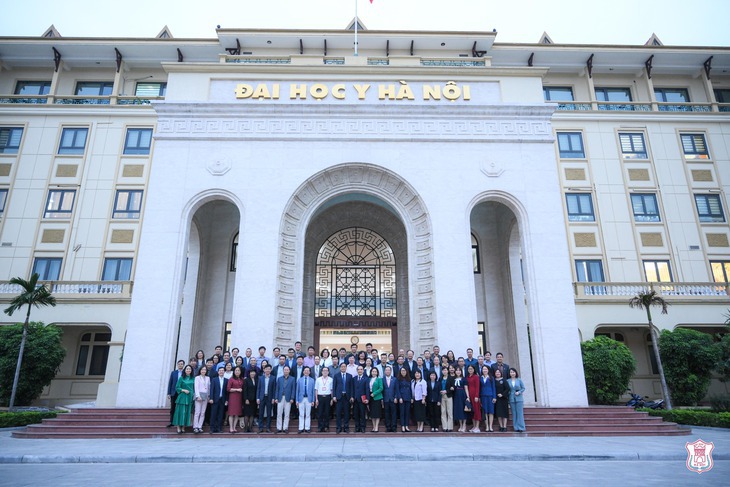 Nhiều thí sinh xét tuyển ngành y khoa Trường đại học Y Hà Nội được cộng 2-3 điểm - Ảnh 1.