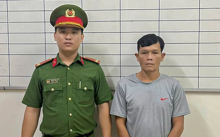 Trốn truy nã còn tàng trữ hơn 1,3kg ma túy đá trong ô tô - Ảnh 2.